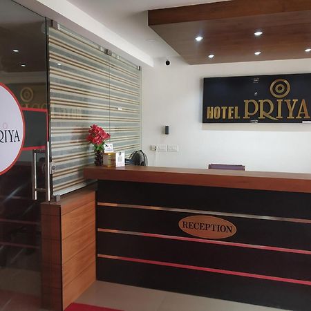 Hotel Priya Chengannur Bagian luar foto